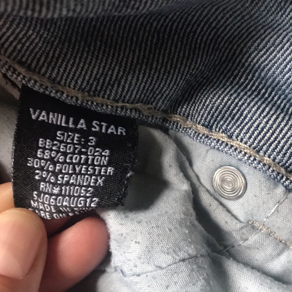 Women’s Whitewashed Jeans - Picture 3 of 6